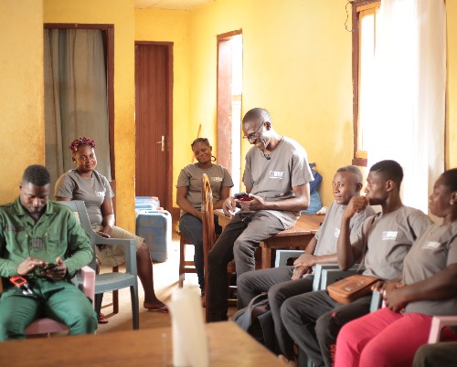 Séance de formation et sensibilisation communautaire dans le paysage du Dja