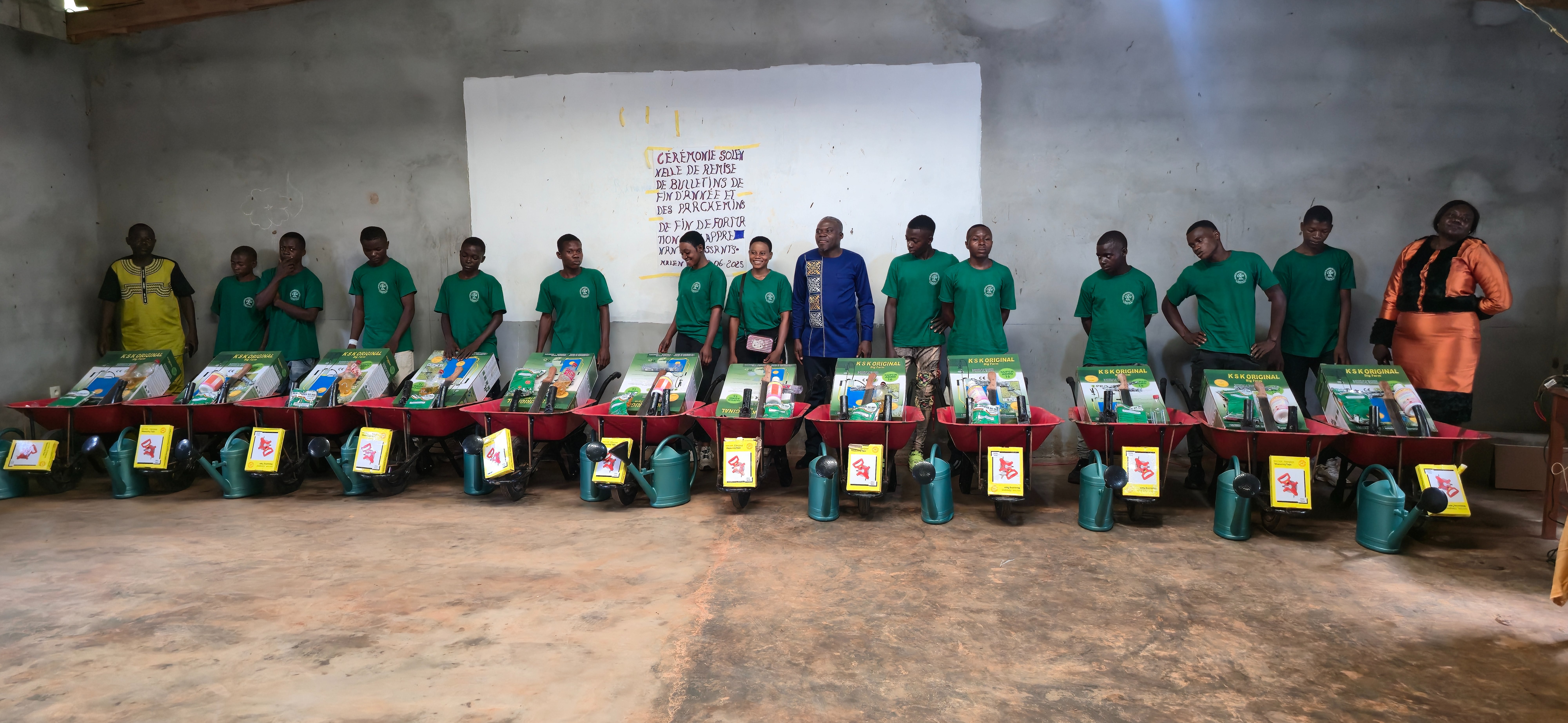 Cérémonie de remise de diplômes et kits d'installation — CFA Malen V